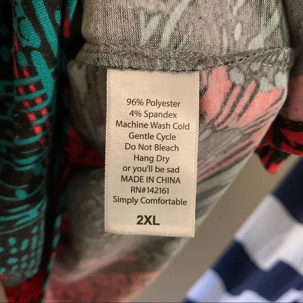 LulaRoe Randy Top - Picture 4 of 4